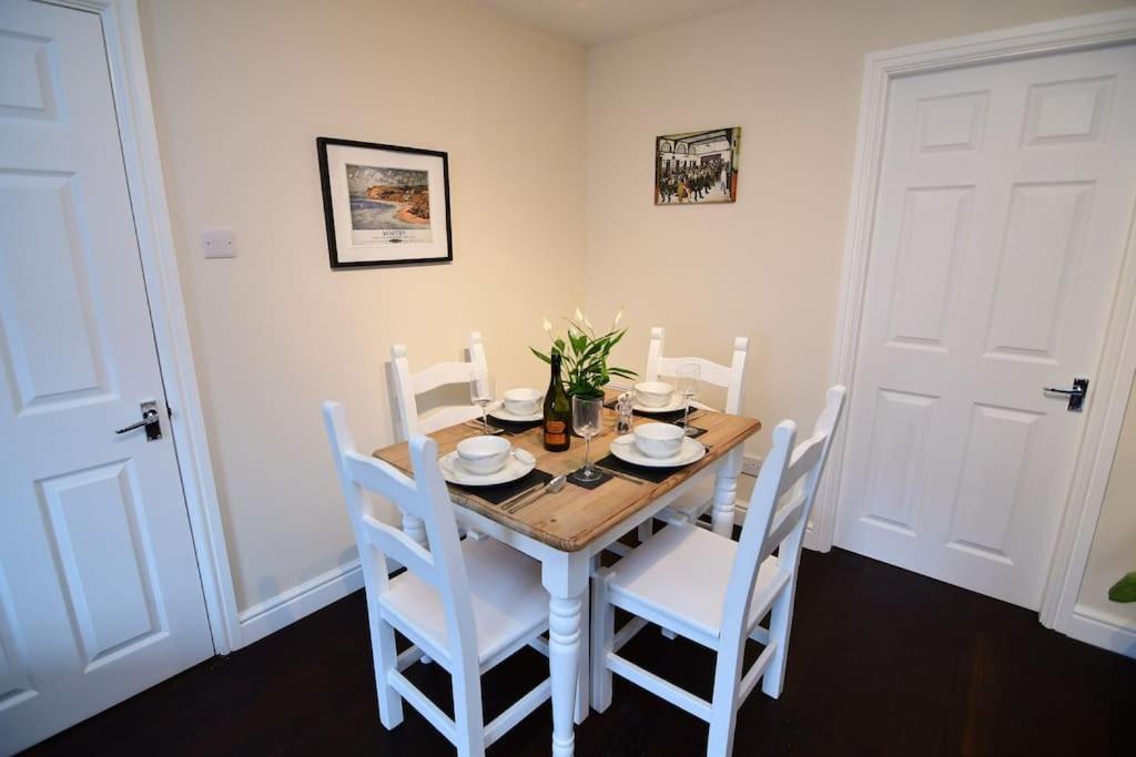 Loveyork Priory Apartment - Central With Parking Extérieur photo