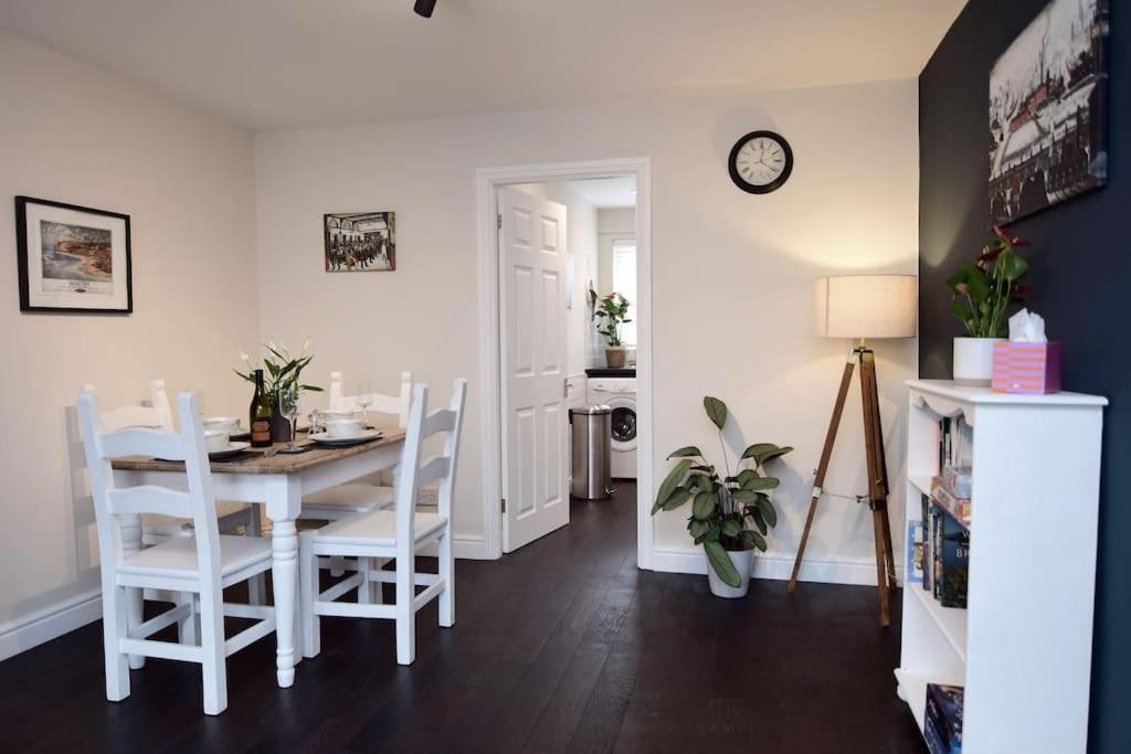 Loveyork Priory Apartment - Central With Parking Extérieur photo